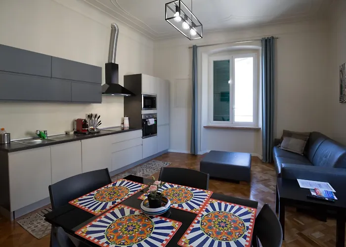 Le Due Piazze Apartment *